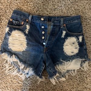501 High waisted VINTAGE cut off Levi Shorts